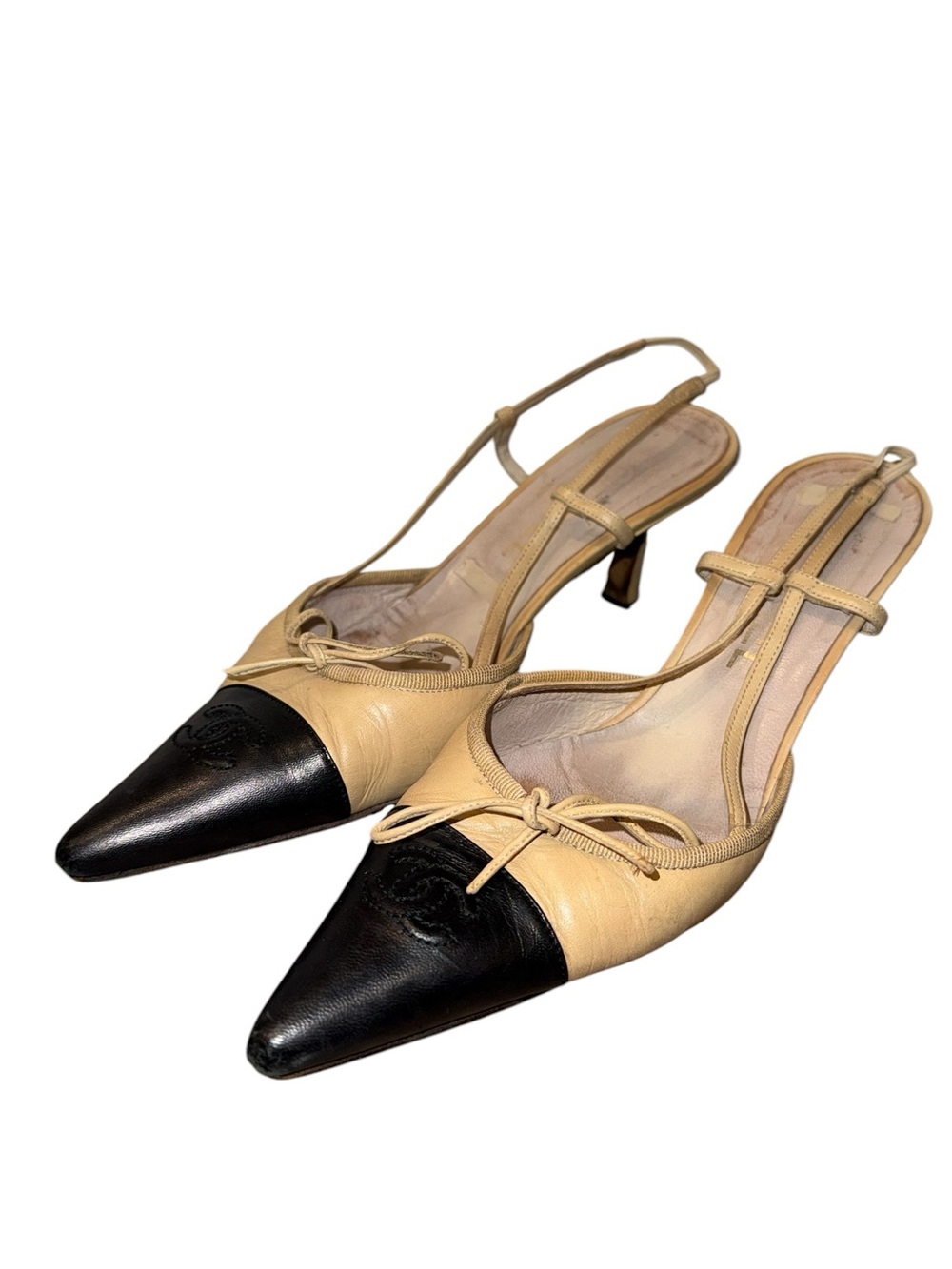 Vintage Chanel Classic Cap Pointed Toe CC Cream Slingback Heels 37.5 7.5 US USED